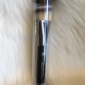 New It Cosmetics Heavenly Luxe Foundation Brush